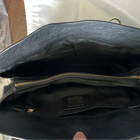 NWT Authentic Coach Purse and purse. Comes with dust bag price on tag is USD - Picture 4 of 7